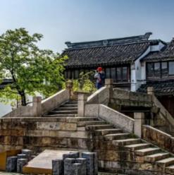 芙蓉姐姐:从万民嘲笑到圆梦北大、成为亿万富婆,她才是逆风翻盘